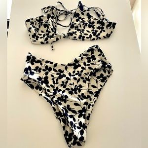 Skatie Swim - Sarah top (M) and Melly bottoms (S) in Greenwich